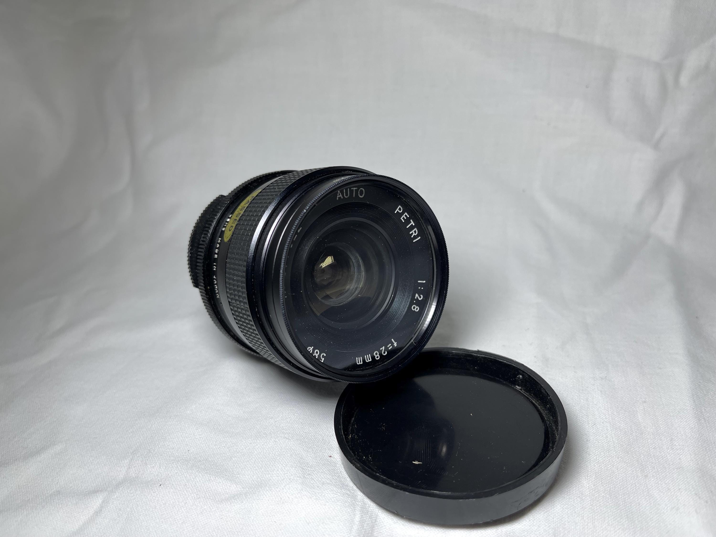 Petri 28mm 1:2.8 vintage prime lens for M42 mount