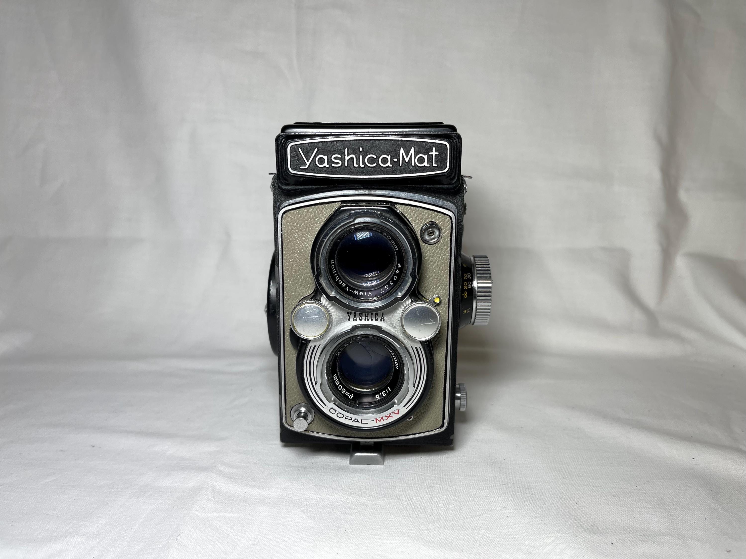 Medium Format Yashica 635 Yashica-Mat Copal-MVX Vintage Twin