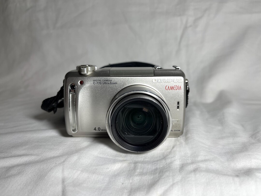 OLYMPUS/CAMEDIA C-770 ULTRA ZOOM/中古/コンデジ Olympus Camedia C-770 Ultrazoom Vintage Y2k Digital Camera