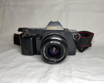 ヴィンテージ Canon T70 35 mm フィルム一眼レフカメラ（FD 50 mm f