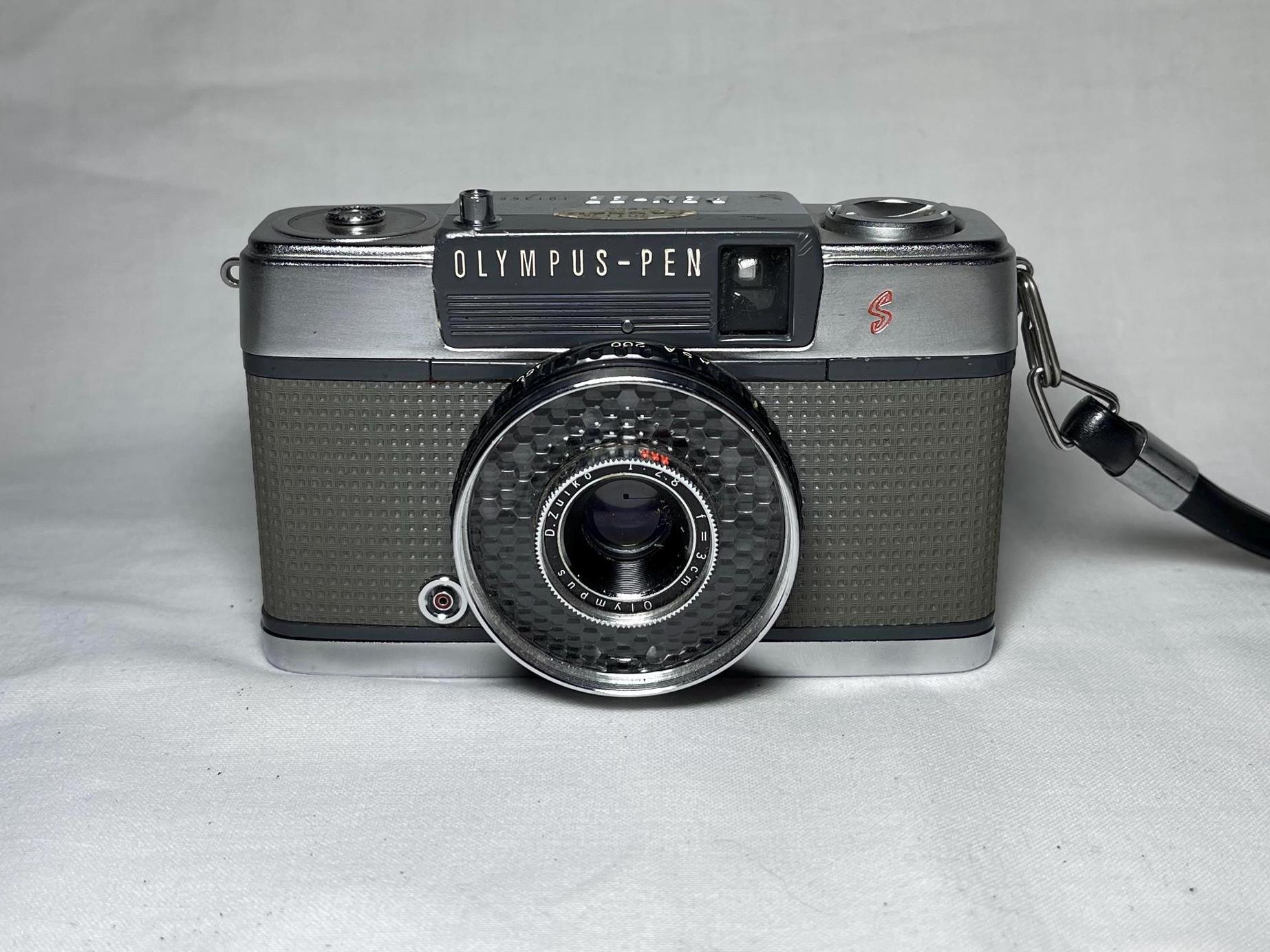 超希少 OLYMPUS pen-ee-s Near MINT] Olympus PEN EE-S Silver 35mm Half Frame Film