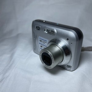 HP Photosmart M447 5MP digital camera image 4