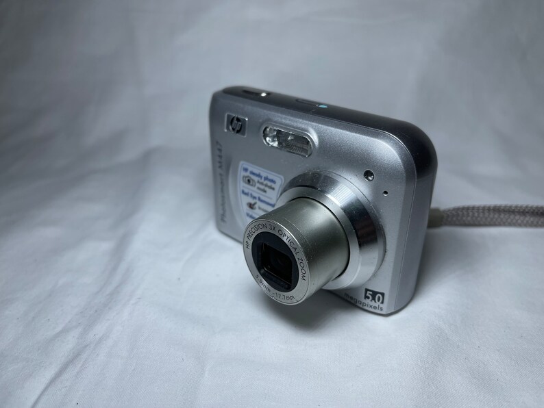 HP Photosmart M447 5MP digital camera image 4