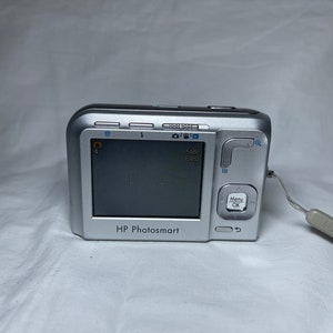 HP Photosmart M447 5MP digital camera image 3