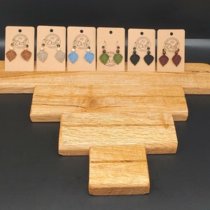 Kartenhalter Holz für Ohrringkarten, Foto Holzleiste Eiche, Flyerhalter, Schmuck Display, Ohrring Aufsteller zur Präsentation von Schmuck