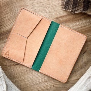 PORTE-PASSEPORT FAIT MAIN | Protège-passeport en cuir fabriqué au Canada | Portefeuille Field Notes | Cadeau pour homme et femme