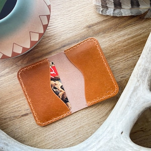 LEDER KARTENHALTER | In Kanada hergestellte italienische Leder Geldbörse | Bifold Kartenhalter | Cognac Braun | Geschenk für Männer, Frauen | Vintage Gentleman's