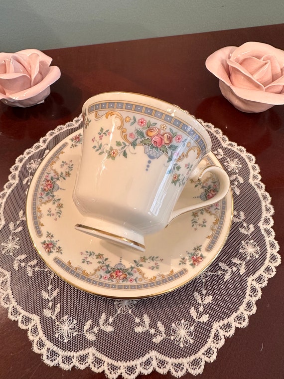 Royal Doulton Juliet Romance Collection Teacup and Saucer - Etsy