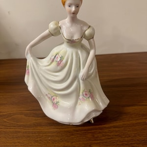 Vintage Porzellanfigur Tanzende Dame