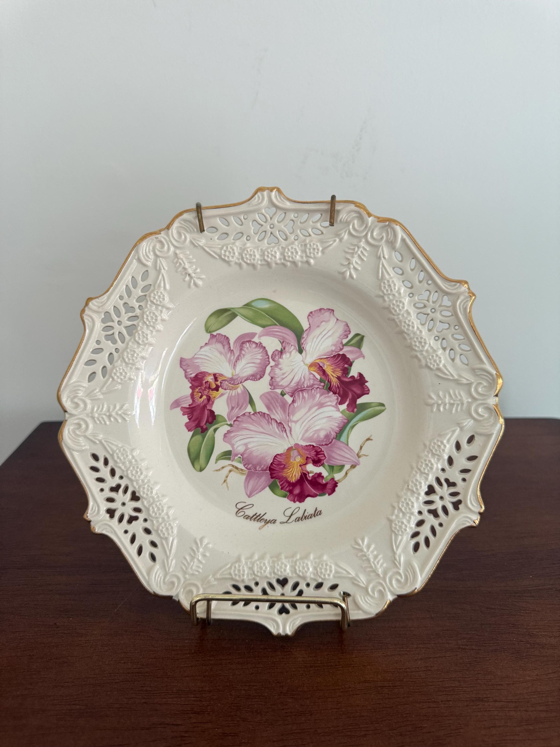 Vintage Crown Davenport Gardens of Victoria Collection “the Grown