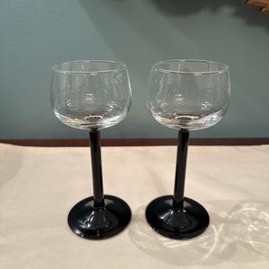 Vintage Set of 2 Luminarc France Black Stem Wine Glasses
