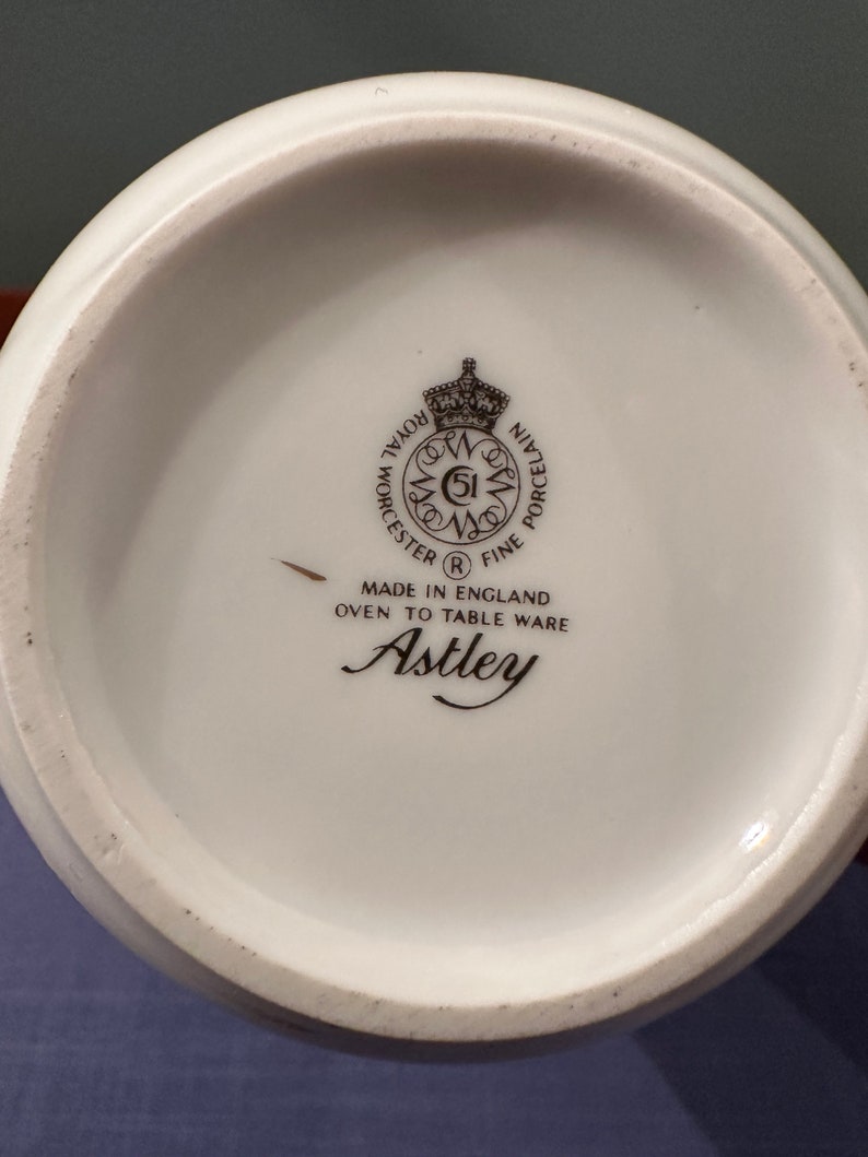 Royal Worcester Astley Porcelain floral Pitcher Creamer. zdjęcie 7