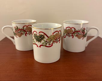 Set of 3 Andrea by Sadek "Christmas Garland" coffee mug.