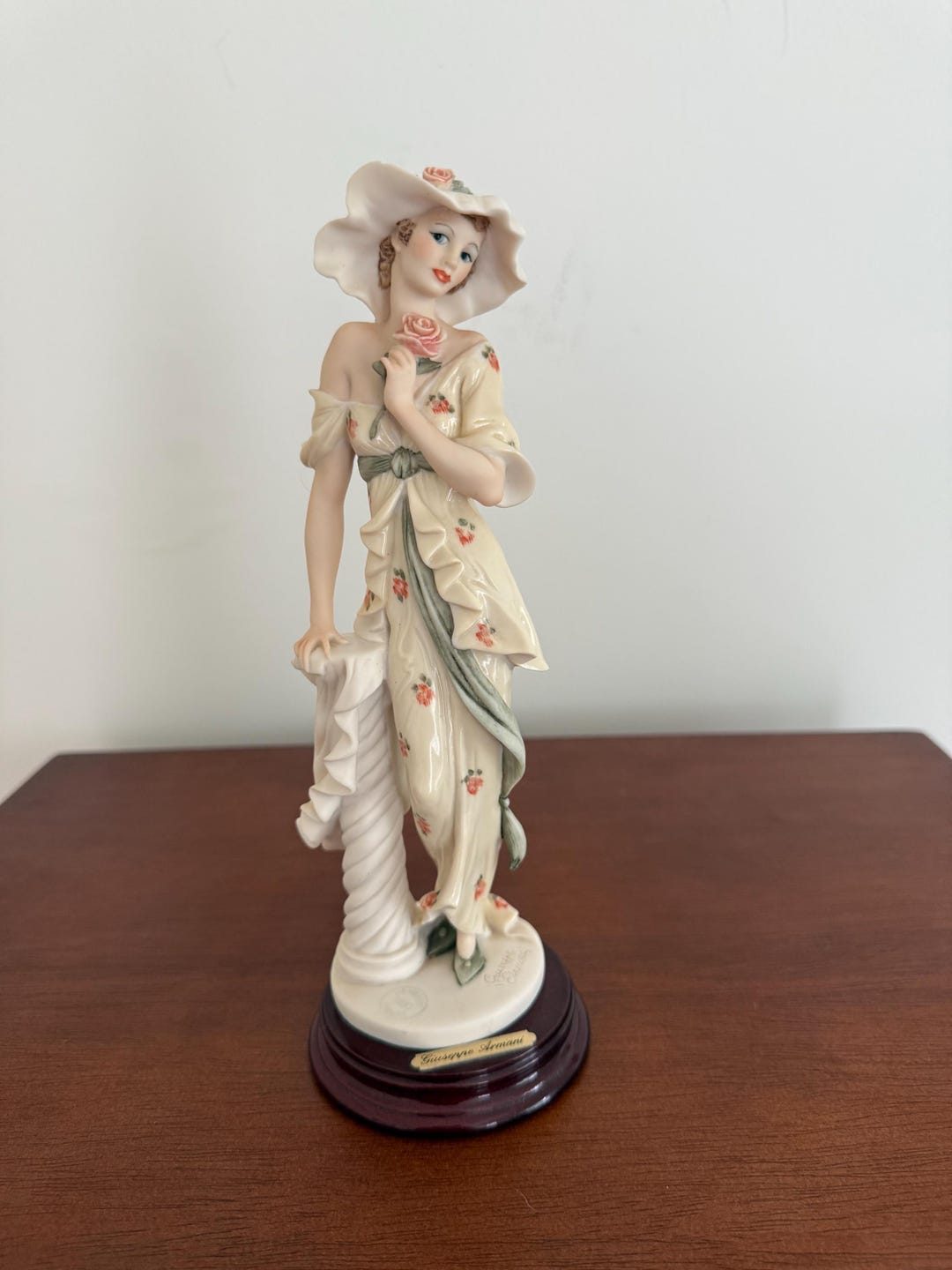 Giuseppe Armani “secret Love“ Figurine of the Year - Etsy