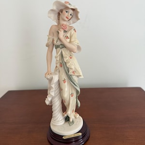 Giuseppe Armani “Secret Love“ Figurine of the Year