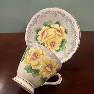Vintage Tuscan Fine Bone China Cup and Saucer C9865