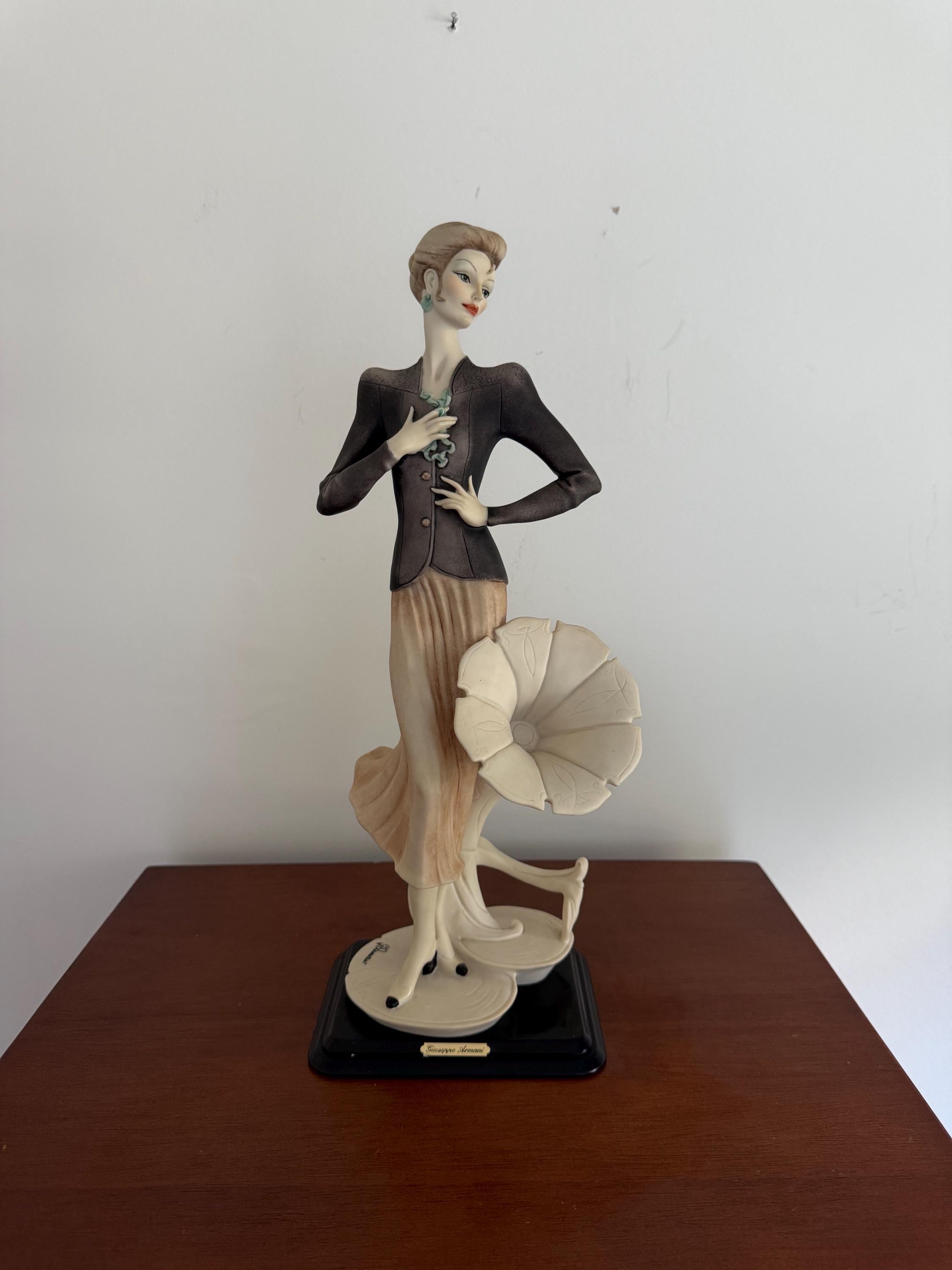 Giuseppe Armani Etrusca Arte Girl With Gramophone Figurine - Etsy