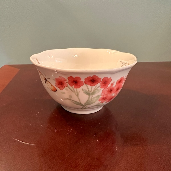 Lenox Butterfly Meadow Red Poll Finch Rice Bowl