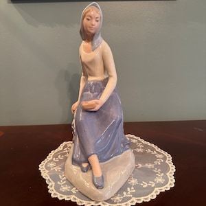 Vintage Porzellan Frau Figur