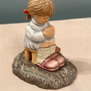 ヴィンテージ ベルタ・フンメル・ゲーベル「沈黙の祈り」フィギュア