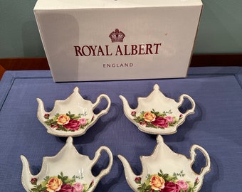 Vintage Royal Albert Old Country Roses Set of 4 Tea Bag Holders.