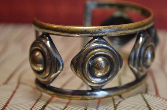 Vintage Metal Cuff Bracelet - image 3