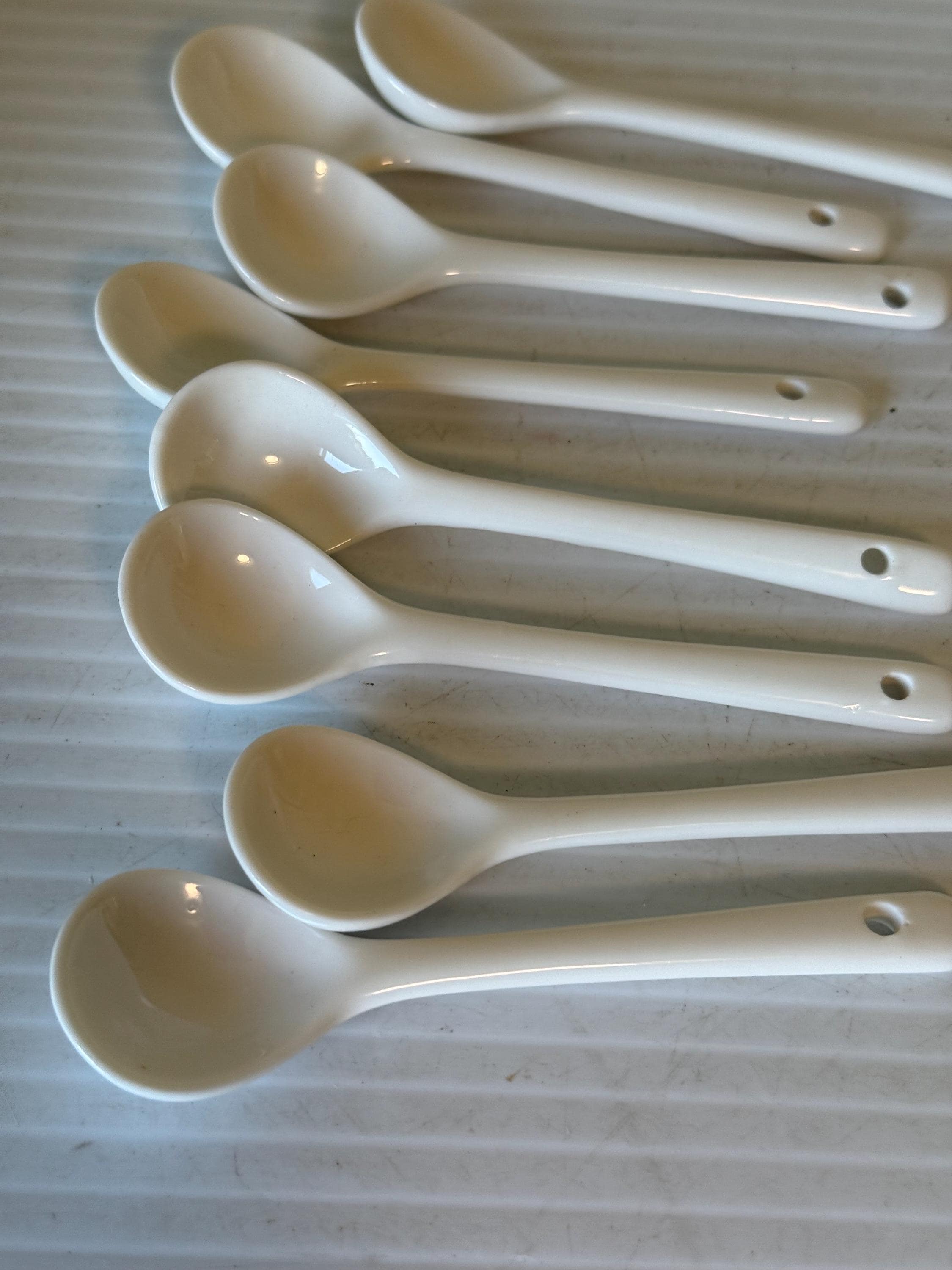 Espressolöffel-Set aus Porzellan, weiße Keramik-Teelöffel, kleine Espressolöffel, minimalistische Café-Rührstäbchen, Besteck für Wurst- und Käsebretter