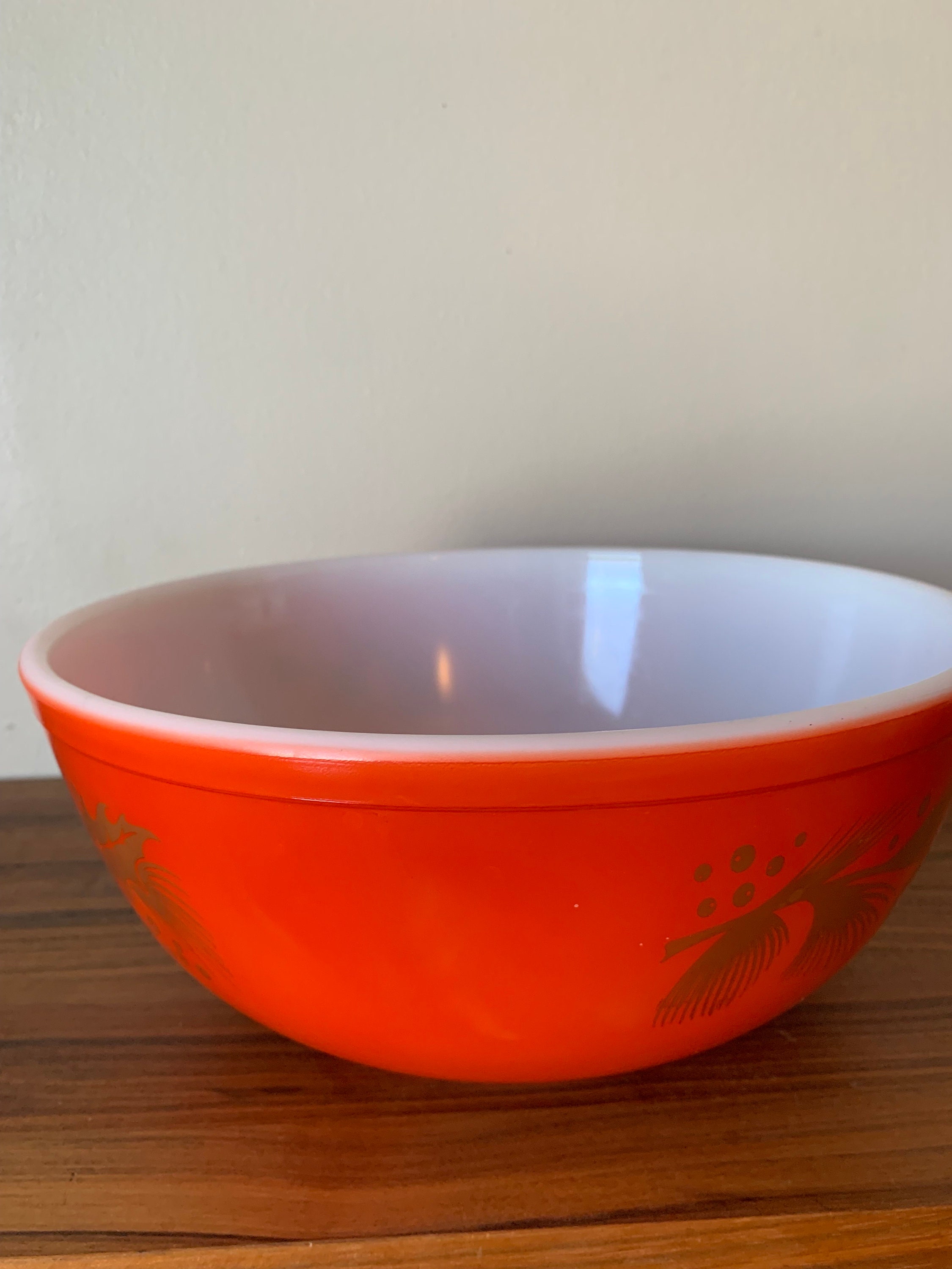 Pyrex 404 Red Golden Leaf Holly Pine Cone 4 Qt Bowl Christmas Promo