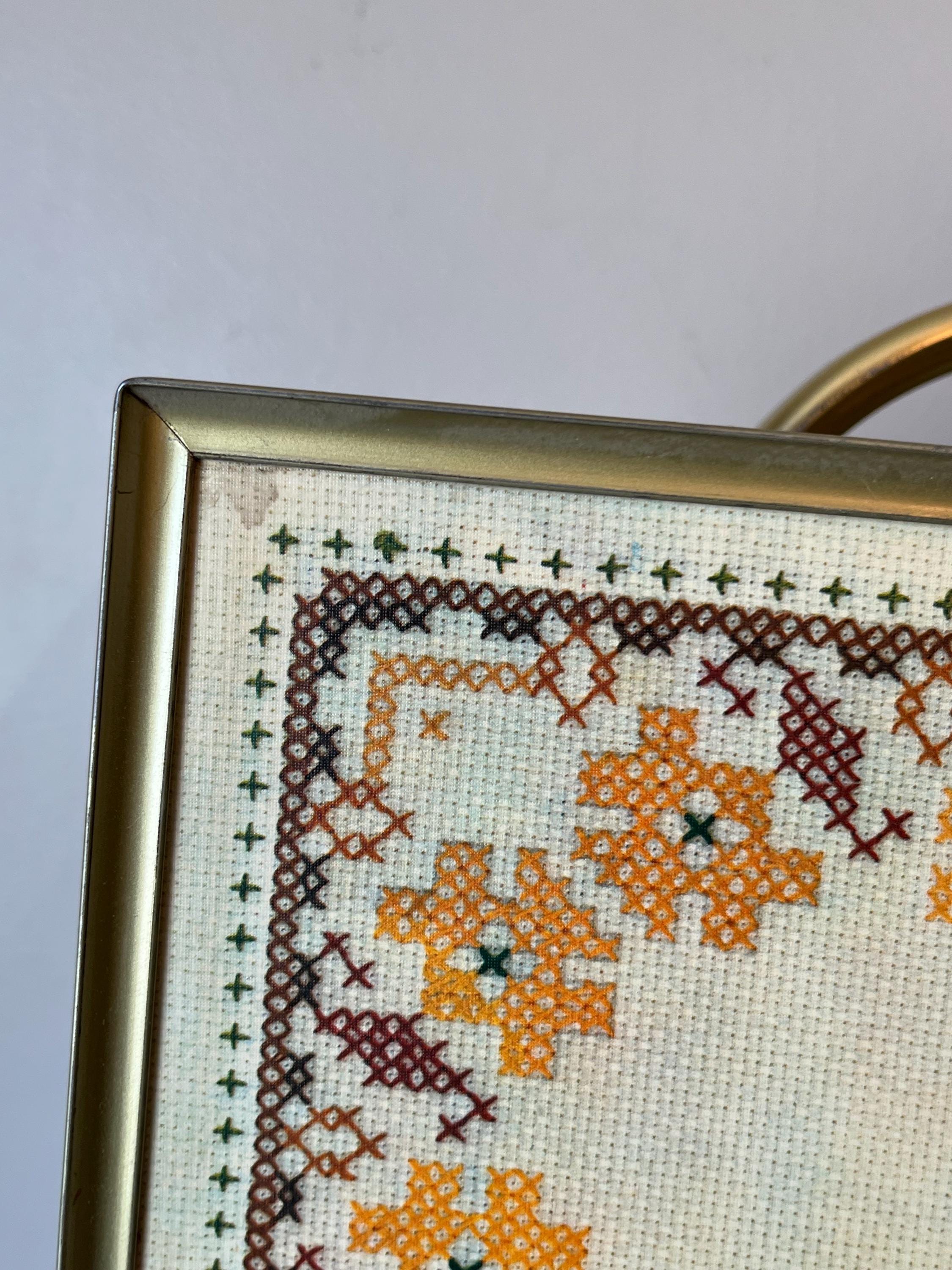 Vintage TV Trays Set of 4, Lavada Needlepoint, Floral Design