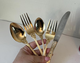 Cubiertos de acero inoxidable chapados en oro Royal Sealy, servicio para 4