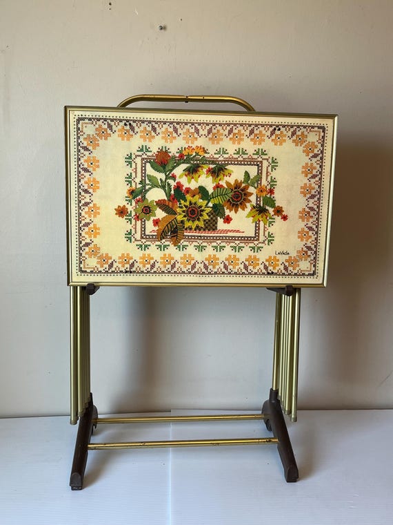 Vintage TV Trays Set of 4, Lavada Needlepoint, Floral Design