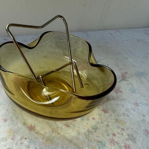 Vintage Anchor Hocking Dip bärnstensfärgad glas serveringsskål med metallfäste | Honungsguld MCM Pinch Bowl