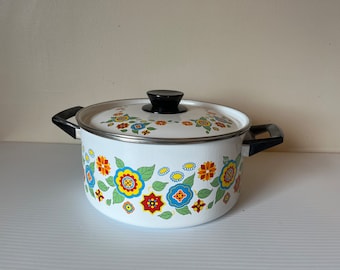 Retro Enamel Floral Soup Pot, Vintage Kitchen Decor