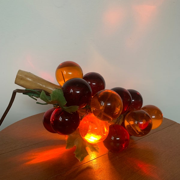 Vintage Lucite Grapes Lamp, Rare Find, Mid Century Modern Decor, Lucite  Cluster, MCM Home Decor,Collectible Decor