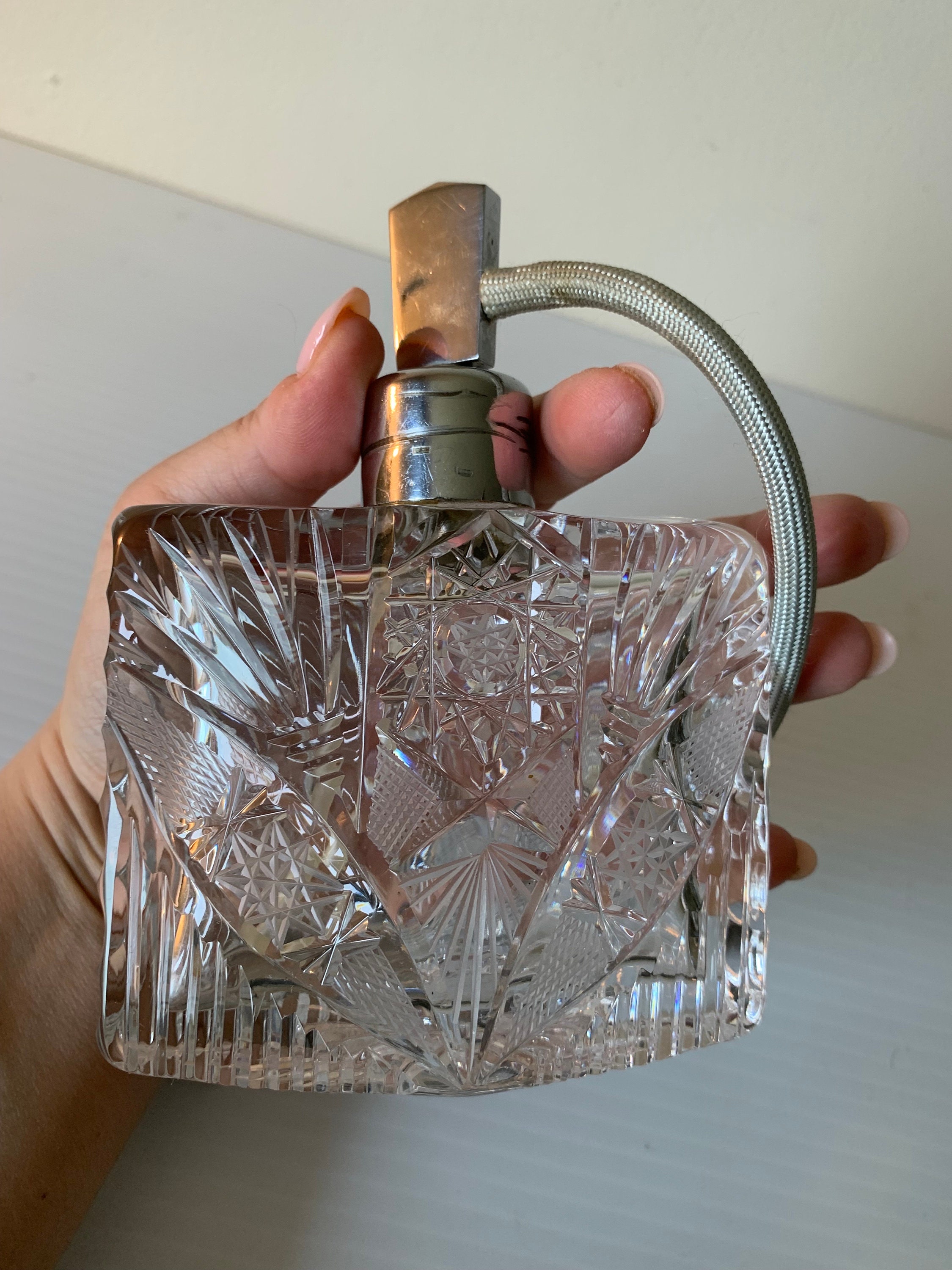 Stunning 1960s Cut Glass Bottle With Bursting Star Atomizer A