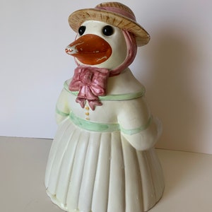 Mother Duck Biscuit Barrel Collectible, Cookie Jar Gift, Duck Lover Gift, Kitchen Decor, Farmhouse Gift