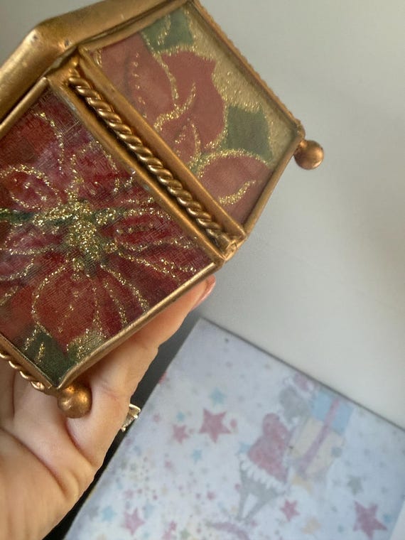 Vintage Christmas Poinsettia Trinket Box - Gold Metal Hexagon Glass Jewelry Box - Festive Holiday Decor - Glitter Floral Hinged Keepsake Box View 6