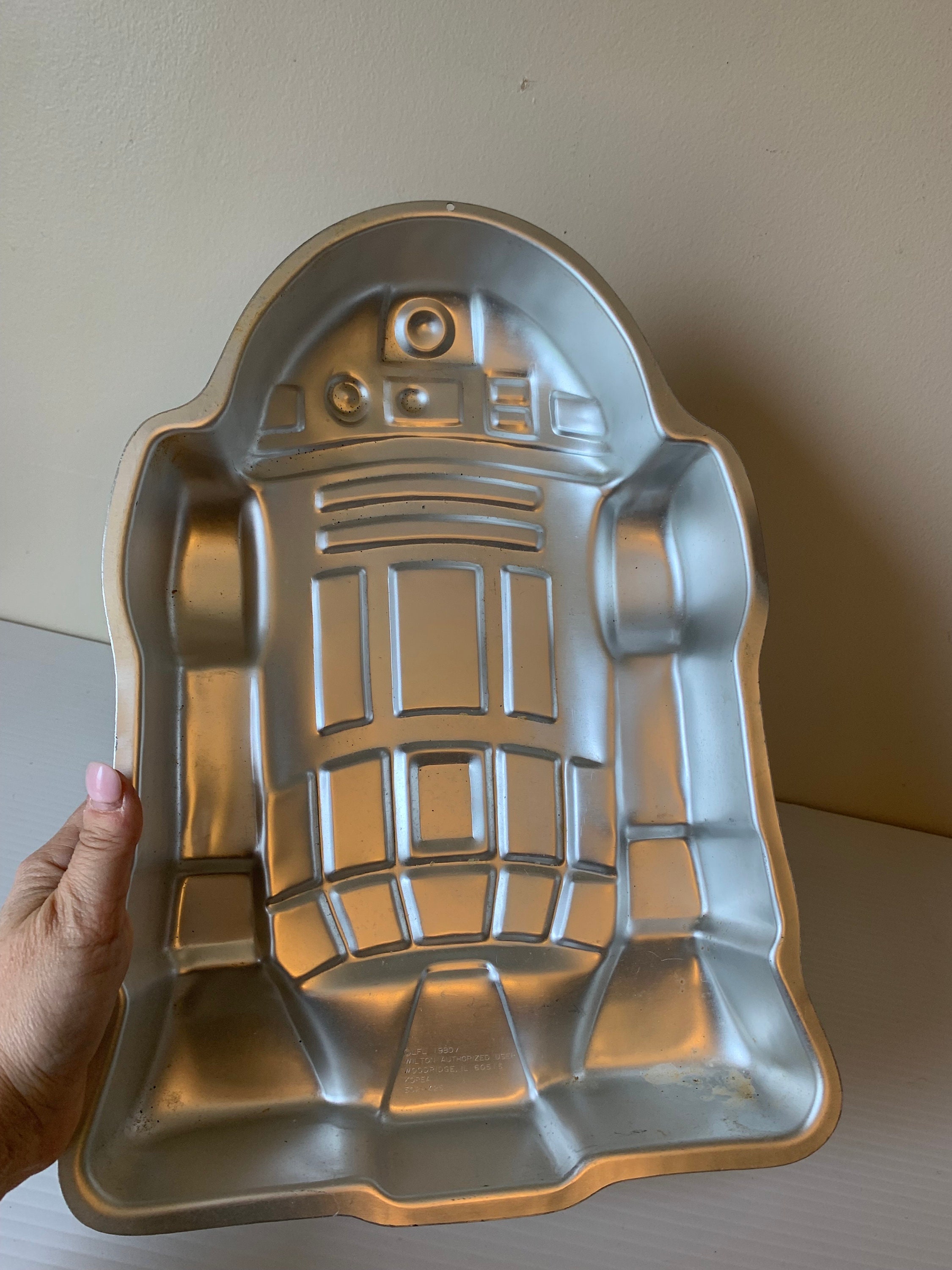 Cake Decorating R2d2 Cake Pan Step Into A Galaxy Far, Far Away With This  Vintage 1980 Star Wars