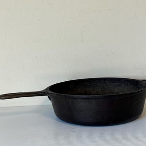 Vintage Wagner Ware Sidney -O- #8 Fryer, Cast Iron Chicken Fryer
