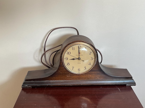 GE Telechron Electric Mantle Clock 1930's, Camel Back Style
