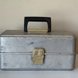 Vintage UMCO Aluminum Fishing Tackle Box, Classic Fishing Gear, Collectible Tackle  Box, Fishing Enthusiast Gift - Etsy