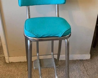 Vintage Chrom-Küchen-Tritthocker-Stuhl – türkisfarbene Vinyl-Polsterung – 1960er-70er Jahre – alles original – keine Risse oder Risse, sehr guter Zustand