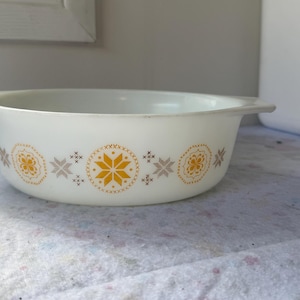 Vintage Pyrex Town and Country Casserole Dish, 1.5 Quart Milk Glass Baking Bowl, 1960s Retro Kitchen Decor, Mid Century Foodie Gift