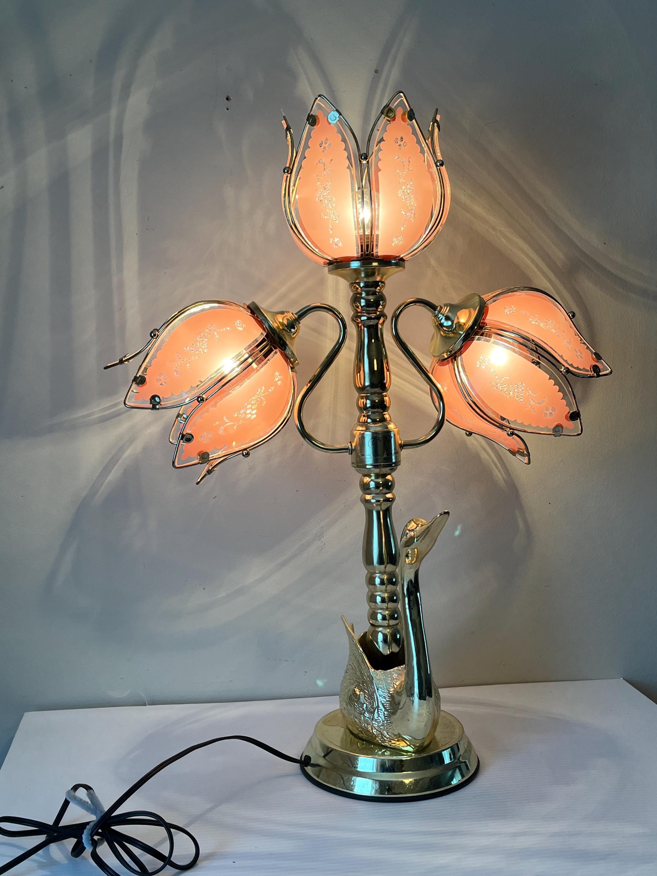 Vintage 80s Hollywood Regency Table Lamp With a Tri Light