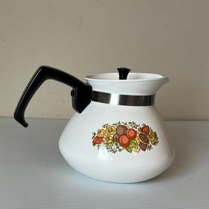 Tetera vintage Corning Ware con diseño "Especias de la Vida", decoración de cocina retro