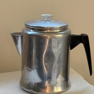 Vintage aluminiumspishäll med kaffebryggare, liten kaffebryggare för 4-5 koppar med glasknopp, retro campingpanna för lägereld, köksredskap