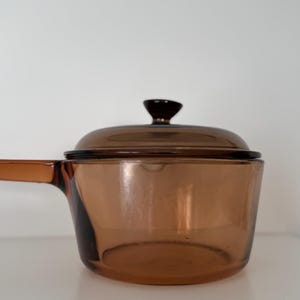 Vintage Corning Visions Amber Glass Saucepan with Lid, 1980s Retro Vision Ware Pot, Transparent Pyroceram Stove-to-Table Cookware, 1L