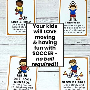 K&ouml;nnte beinhalten: Vier illustrierte Fu&szlig;ball-F&auml;higkeitskarten mit Kindern, die Techniken demonstrieren. Der Text auf den Karten enth&auml;lt "Kick & Hold", "Throw In", "One-Foot Control" und "Slow Dribble". Eine zentrale Karte lautet "Ihre Kinder werden es LIEBEN, sich zu bewegen und Spa&szlig; mit FUSSBALL zu haben - kein Ball erforderlich !!"