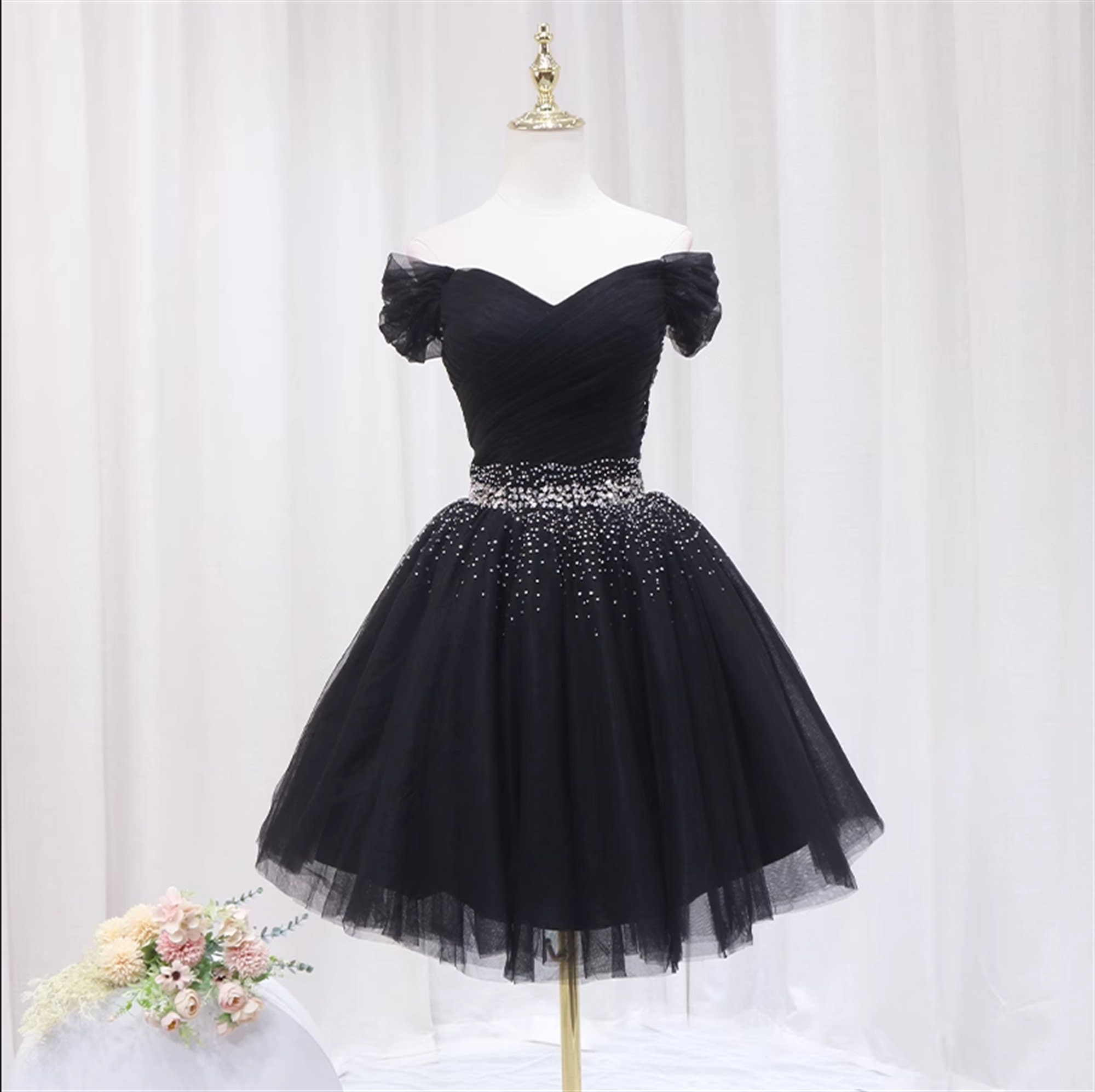 Girls Elegant Classic Short Sleeve Lace Tulle Princess Ball Gown | Princess  ball gowns, Flower girl dresses, Flower girl