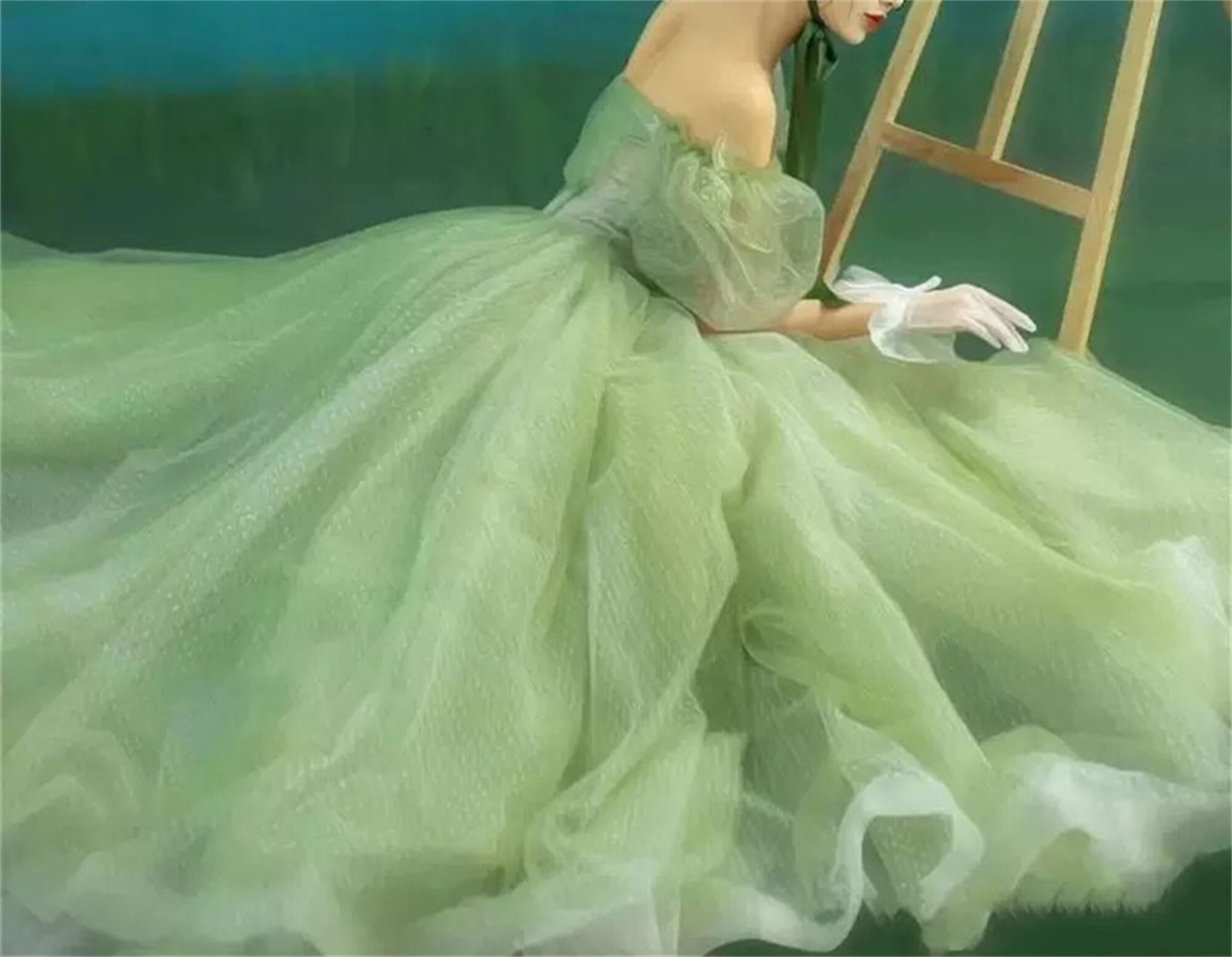 Flattering Green Evening Dress & Prom Gown with Ruched Fabric for a Sculpted Fit